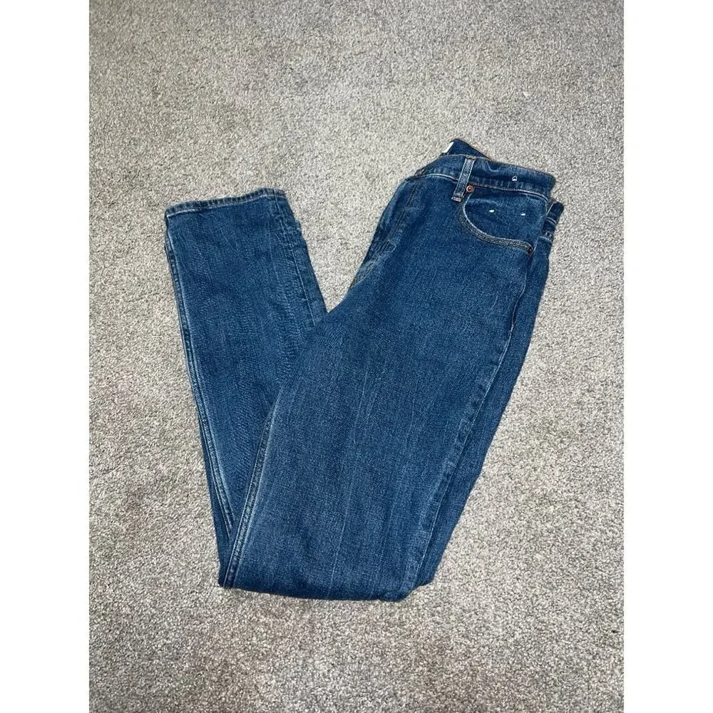 Abercrombie & Fitch Ultra High Rise 90s Straight Jean size 28 / 6 S - Nineties